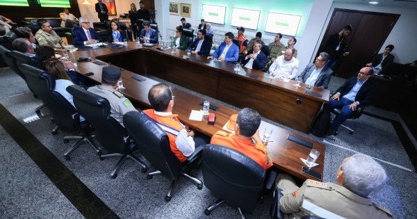 Goiás: Caiado decreta situação de emergência em 20 municípios e encaminha projeto de lei contra queimadas