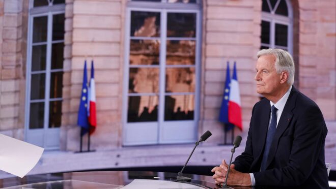 Macron nomeia governo de direita 2 meses e meio após eleições