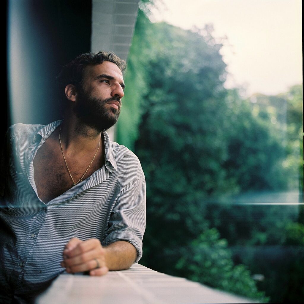 Dez anos após estreia solo, Camelo faz o primeiro álbum de estúdio desde 2011 | Mauro Ferreira