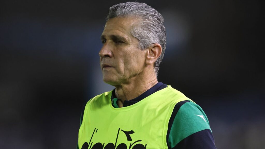Jorginho detona Coritiba após derrota: “Não merecíamos ganhar”