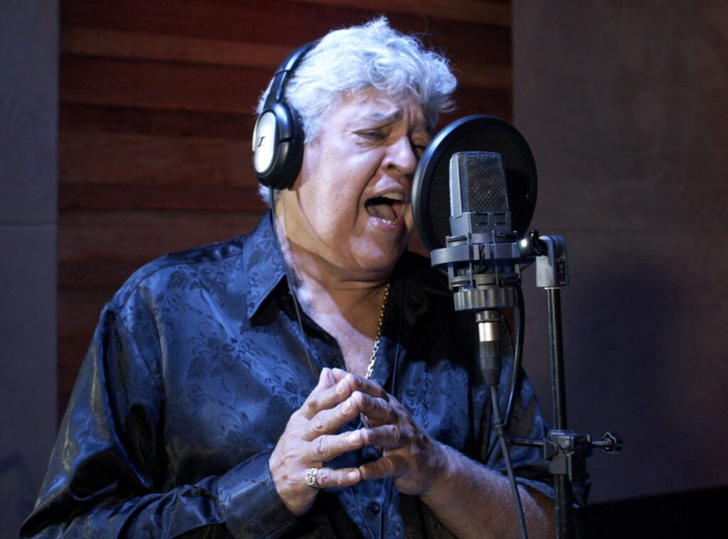 Sidney Magal dá baile em show no Rio, canta hit de Jorge Ben Jor com a banda Biquini e continua com o moral elevado | Blog do Mauro Ferreira