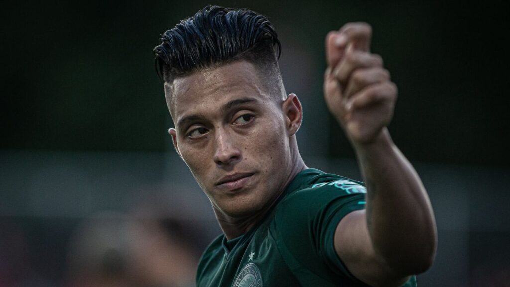 Com “seis finais” na Série B, técnico do Coritiba evita fazer contas