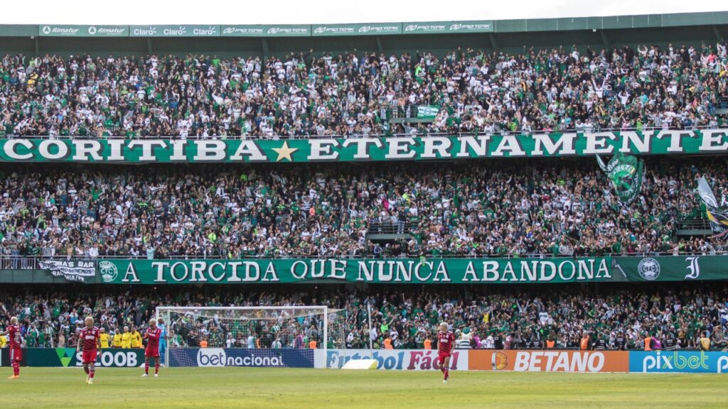 como comprar ingressos para jogos no Couto Pereira