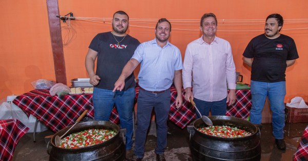 Nova Aurora celebra 71 Anos de emancipação política com momento cívico e almoço