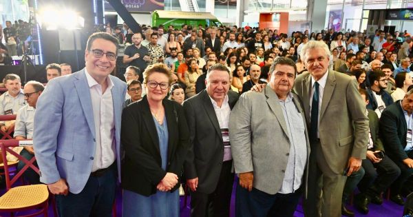 Goiânia: Ronaldo Caiado destaca protagonismo goiano em inovação durante abertura da CoopsParty Summit 2024