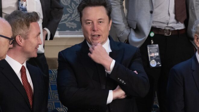 Musk participa de ligação entre Trump e Zelensky