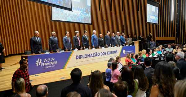Goiânia: “União entre Estado e Município fortalece projetos, atrair investimentos e melhorar vida dos goianienses”, diz Daniel Vilela em diplomação dos eleitos da capital