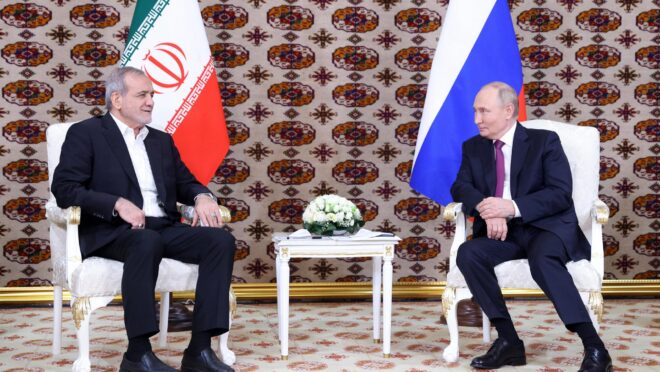 Rússia e Irã expressam apoio “incondicional” ao ditador da Síria