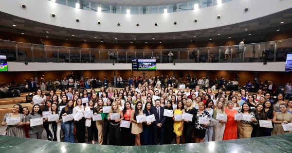 Alego: Parlamento goiano, por iniciativa de José Machado, homenageou mulheres empreendedoras