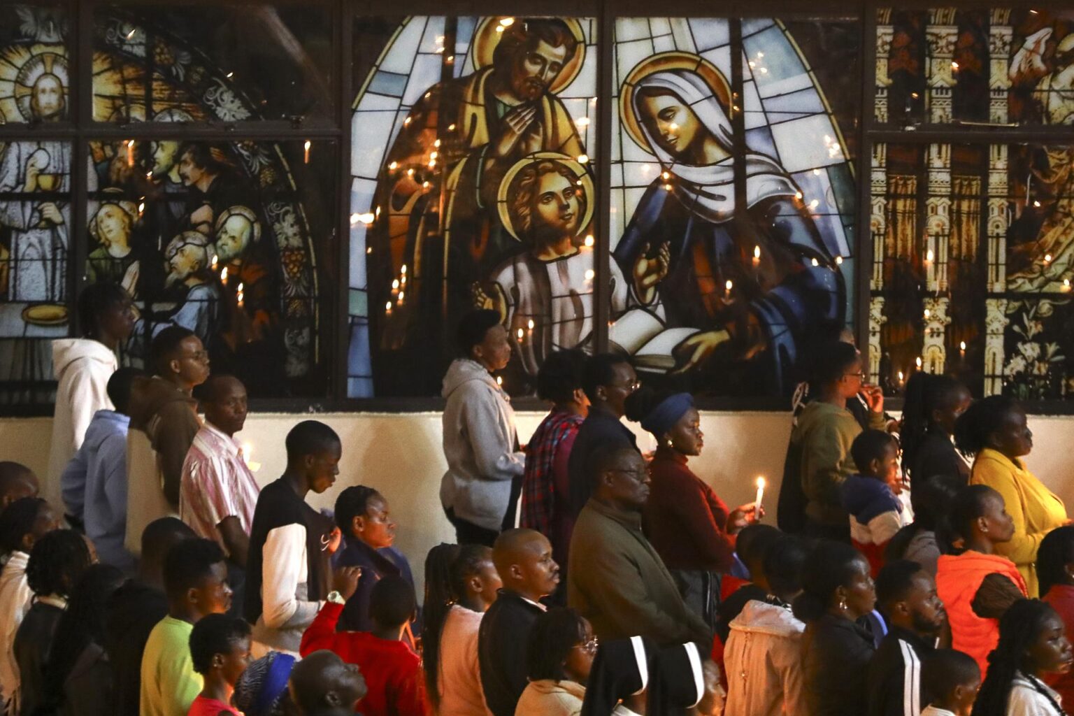 Número de católicos cresce no mundo; Brasil segue sendo o país com mais fiéis