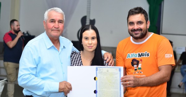 São Miguel do Passa Quatro: Gilmar Pereira, Misael Brandão e aliados entregam 50 escrituras e anuncia a construção de mais 80 unidades habitacionais