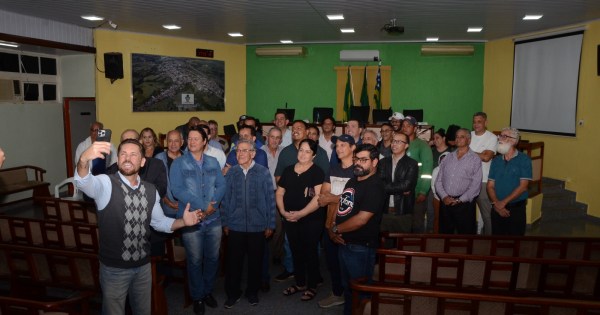 Goiandira: Prefeito Allisson Peixoto e lideranças recebem presidente da Alego Bruno Peixoto para anúncio de recursos