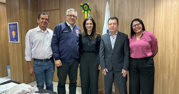 Brasilia – DF: Vanuza e José Nelto em audiência com o ministro Alexandre Padilha buscam recursos para a saúde de Porangatu