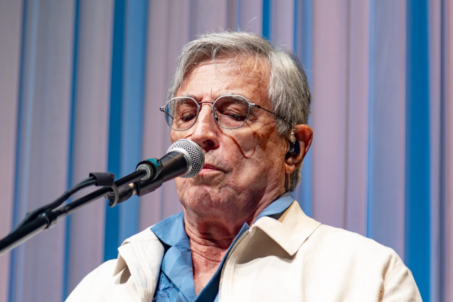Ivan Lins celebra Preta Gil com canção ‘Vitoriosa’ na estreia nacional de show que teve réquiem para meninos de Gaza | Blog do Mauro Ferreira