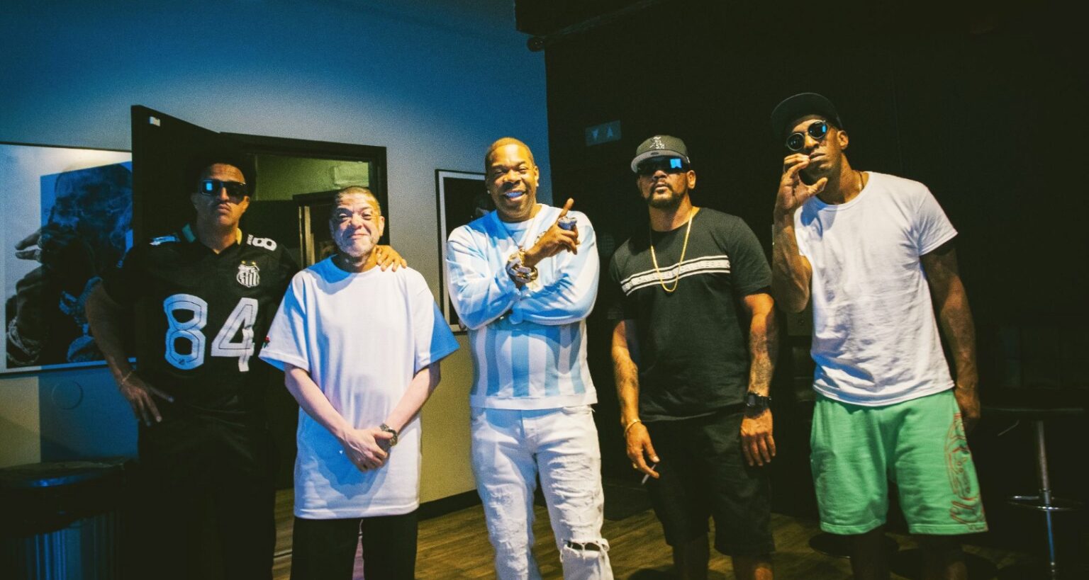 Encontro do grupo Racionais MC’s com o rapper Busta Rhymes, em estúdio de Nova York, atiça o universo do hip hop | Blog do Mauro Ferreira