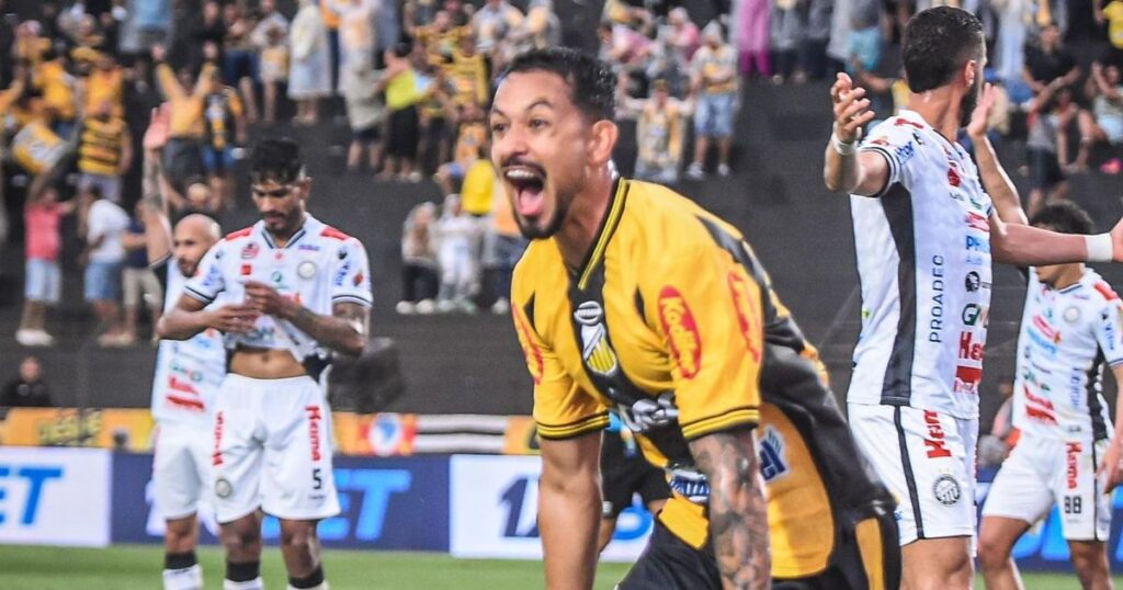 Operário de Alex perde a quarta seguida e atrapalha Athletico na Série B