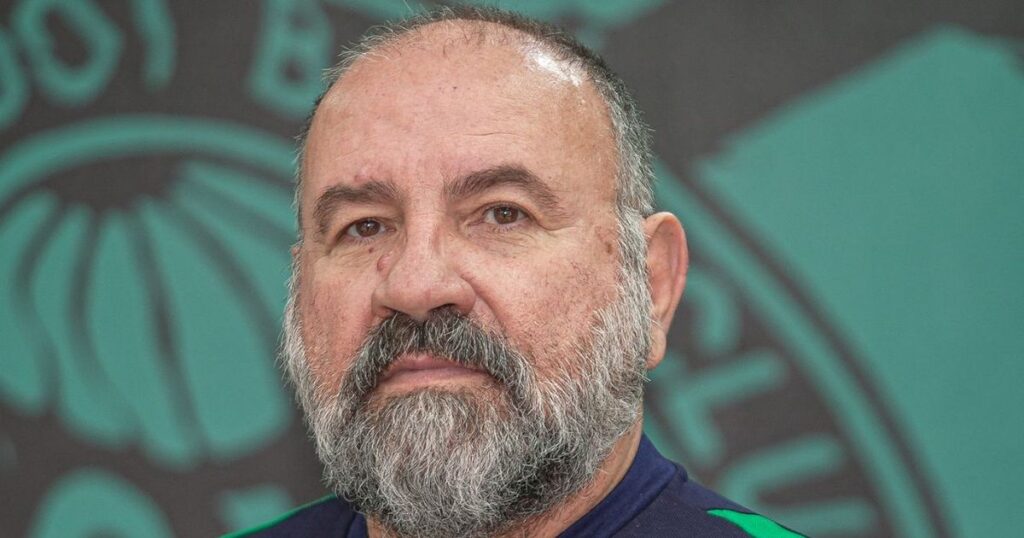 Coritiba renova com vice-artilheiro do Paranaense