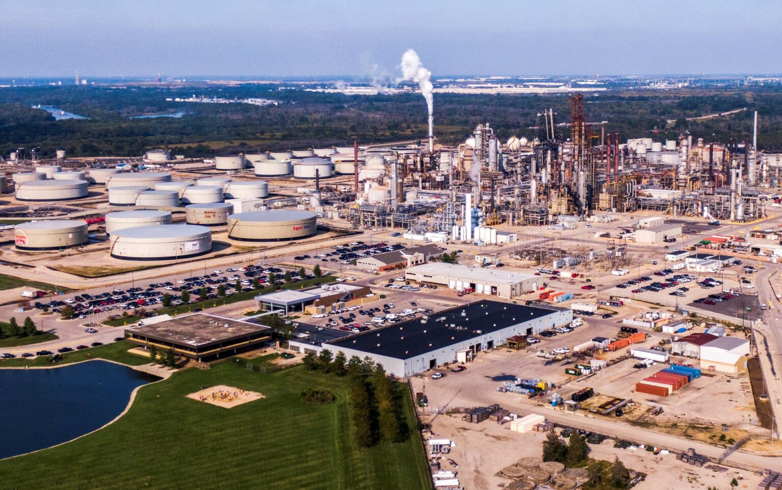 Empresas de energia voltam a investir em combustíveis fósseis
