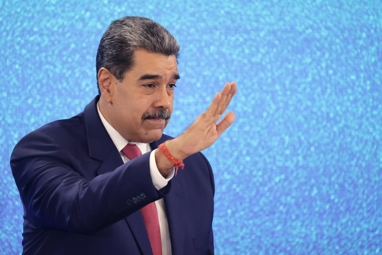EUA preparam planos para eventual derrubada de Maduro