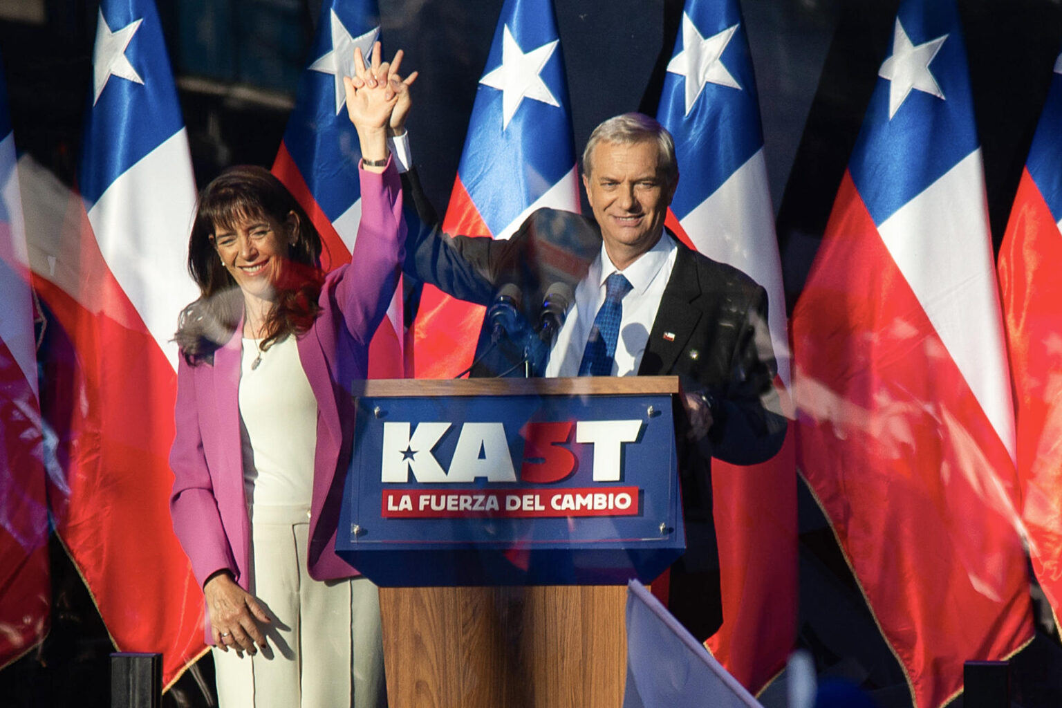 Kast vence com ampla margem e Direita volta ao poder no Chile