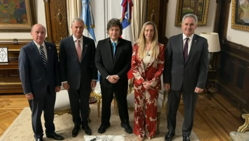 Kast visita Milei e projeta cooperação em segurança regional