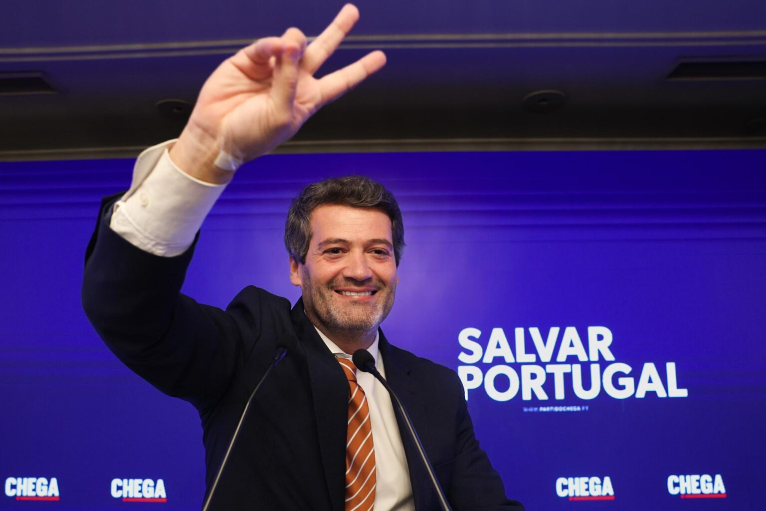 Eleição em Portugal pode consolidar o avanço da direita
