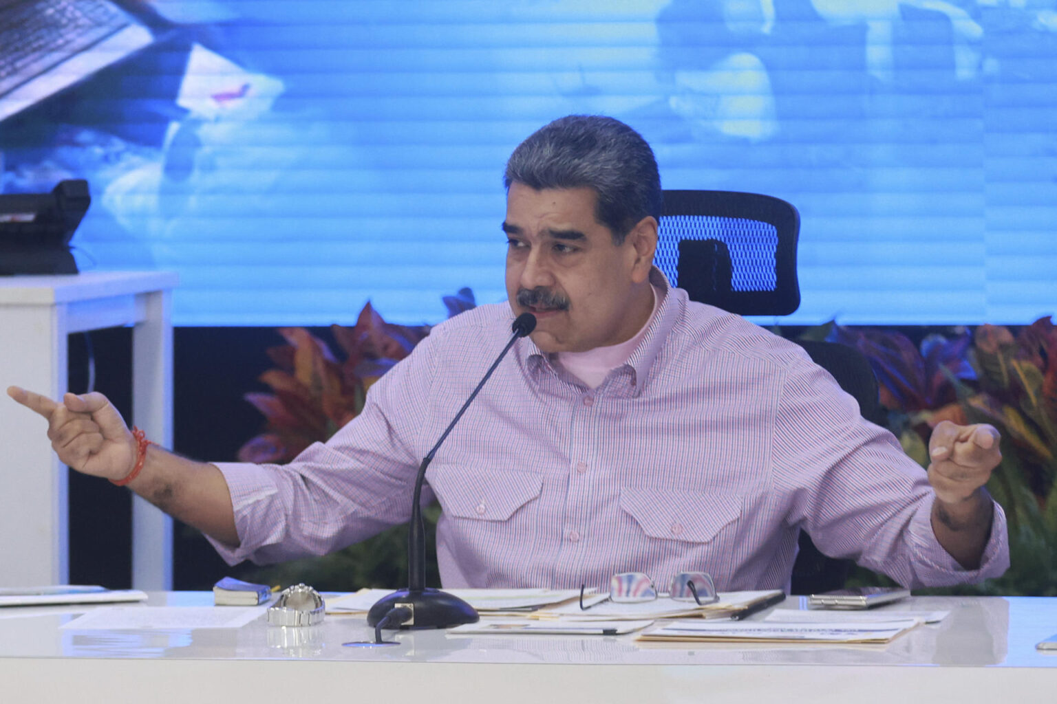 Venezuela prende cidadãos americanos em meio à pressão