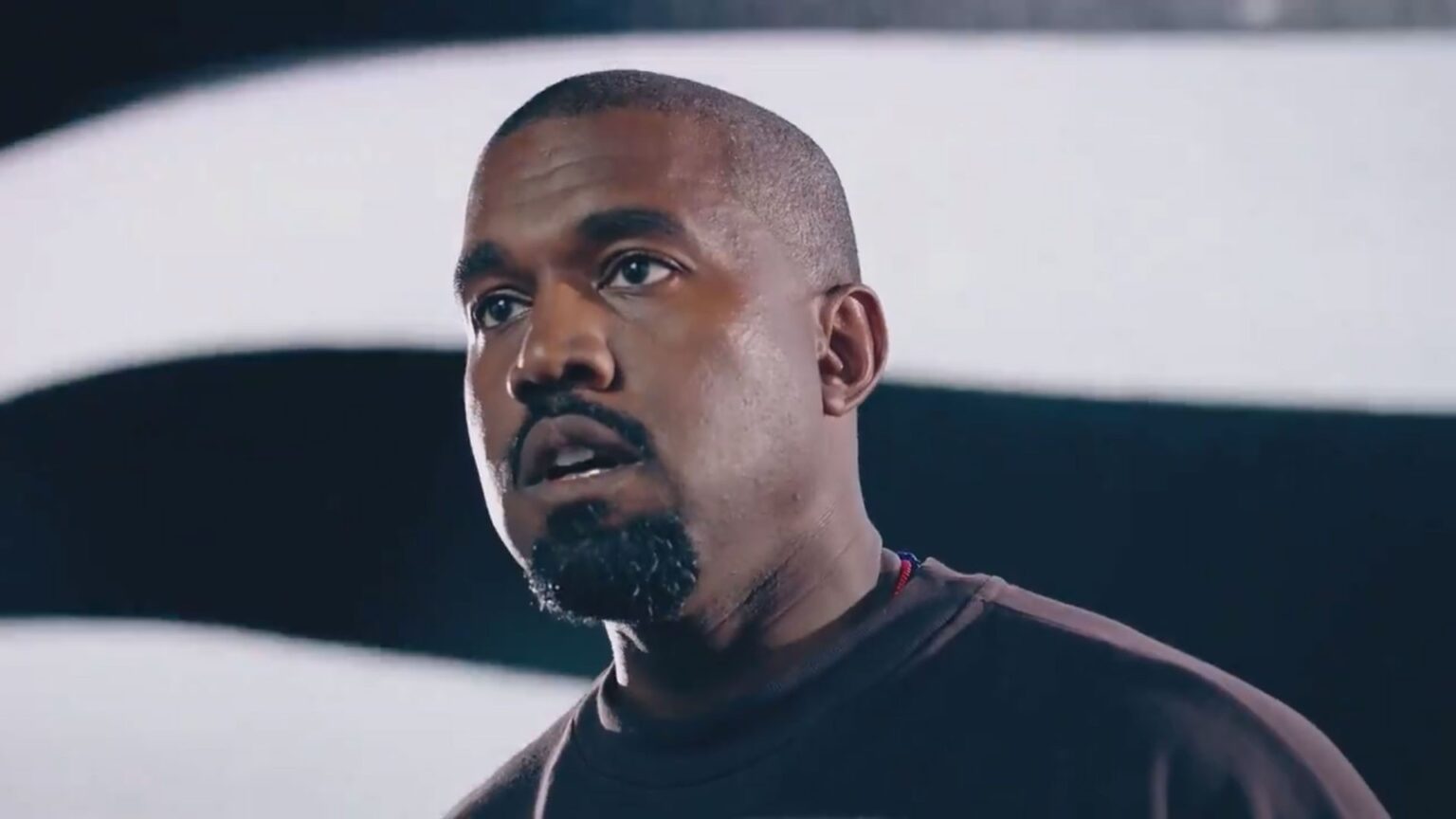 Kanye West diz que retratação não foi estratégia comercial e veio de 'remorso profundo'