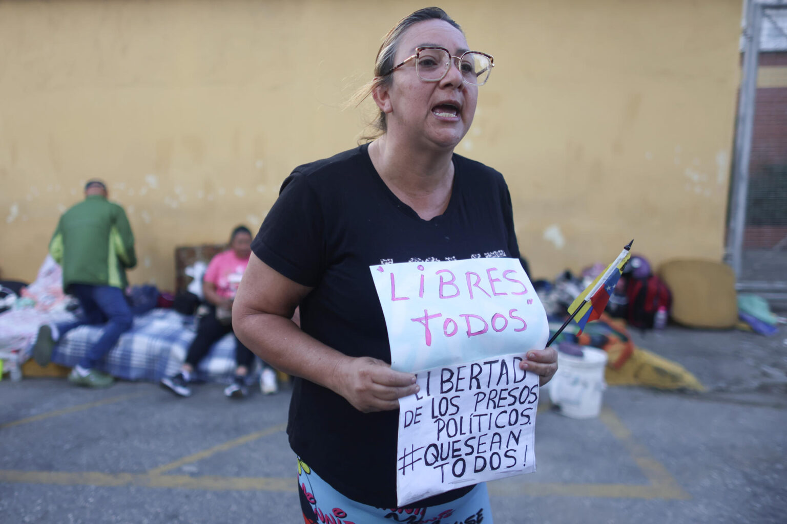 Policial acusado de “traição” morre sob custódia na Venezuela