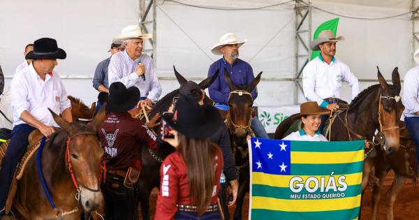 Caiado ressalta avanços na segurança pública em Encontro de Muladeiros de Iporá