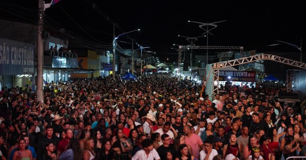 Uruaçu: Carnaval 2026 abre com recorde de público e consolida cidade como referência festiva no Norte de Goiás