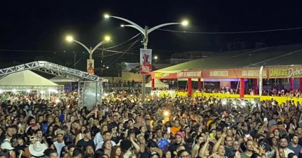 Caldas Novas: Carnaval 2026 reúne multidão e confirma sucesso de público no segundo dia de folia