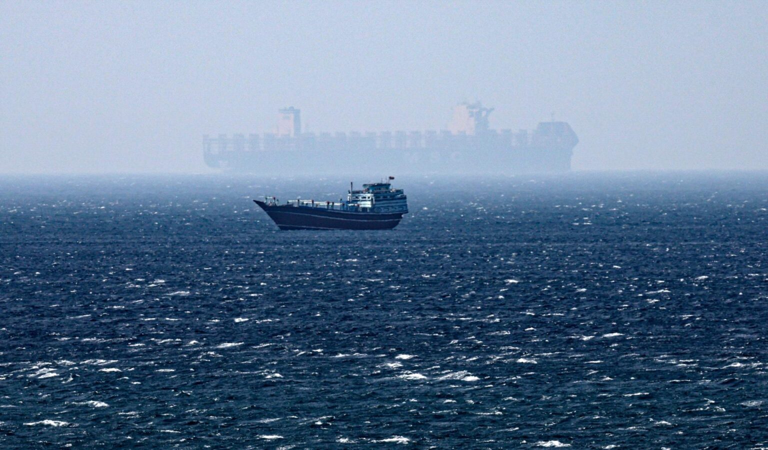 Irã fala que “inimigo foi derrotado”; EUA enviam mais navios