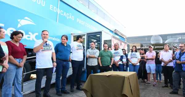 Goiânia: Sandro Mabel leva qualificação profissional aos bairros com carretas itinerantes do Sesc-Senac