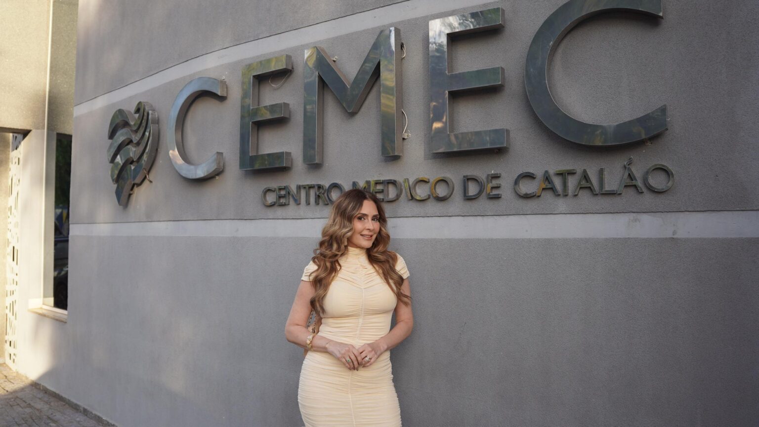 Dra. Caroline Issa inaugura consultório em Catalão e apresenta novos protocolos dermatológicos e capilares