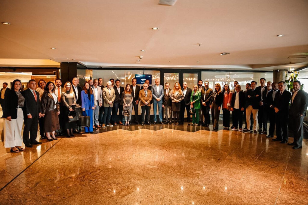 Em reunião com varejistas do IDV, Caiado critica fim da “taxa das blusinhas” e projeta aprovação da redução de jornada de trabalho