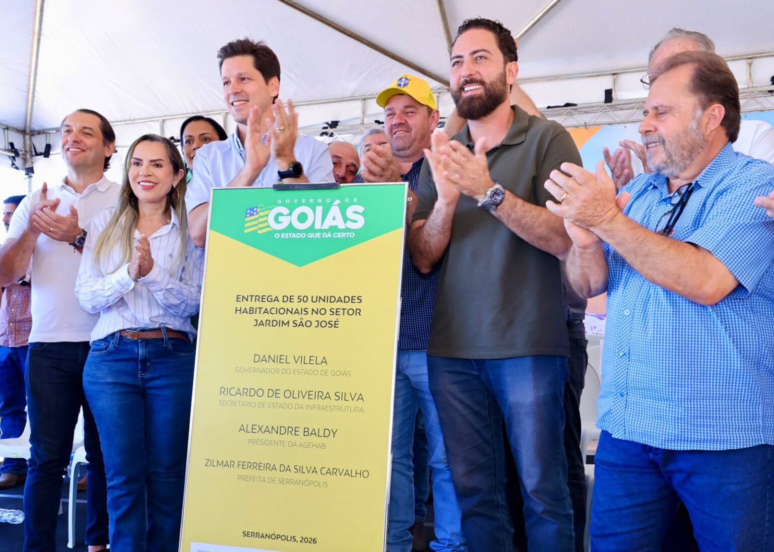 Daniel Vilela entrega 50 casas a custo zero em Serranópolis e amplia acesso à moradia digna no interior de Goiás