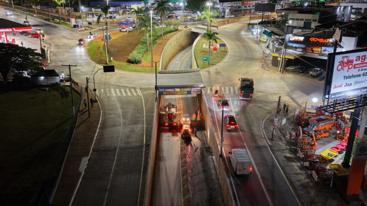 Comurg atua em operação de limpeza e lavagem de viadutos em Goiânia