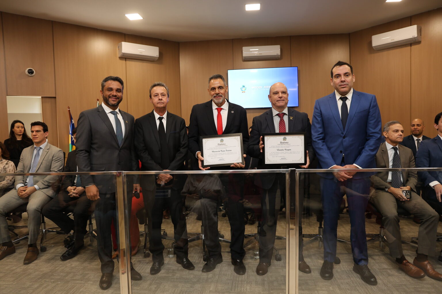 Ipameri homenageia lideranças do Judiciário goiano com Títulos de Cidadania durante inauguração do fórum revitalizado