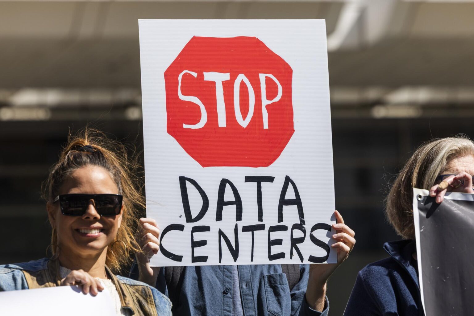 Onda ambientalista trava data centers nos EUA em 2026