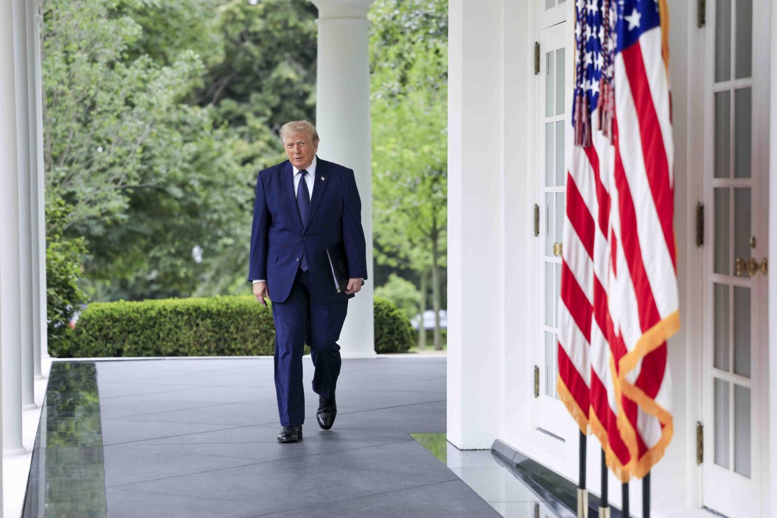 Trump diz que EUA serão “guardiões” de Ormuz e cobrarão taxa