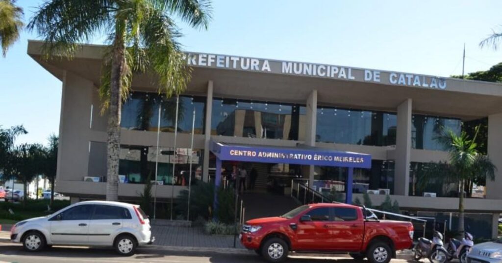 Catalão: Prefeitura repudia declaração de ex-prefeito e defende respeito aos servidores