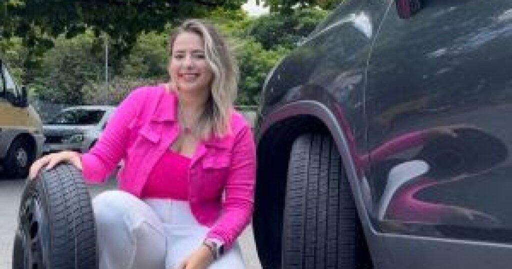 Goianense que promove autonomia feminina no universo automotivo está entre as mulheres mais influentes do setor