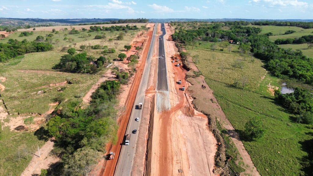Goinfra informa desvio de tráfego em razão da duplicação da GO-330, na região de Catalão