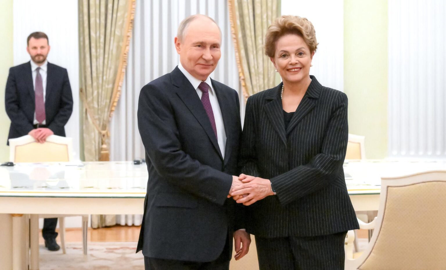 Como Dilma está ajudando a Rússia a contornar sanções do Ocidente