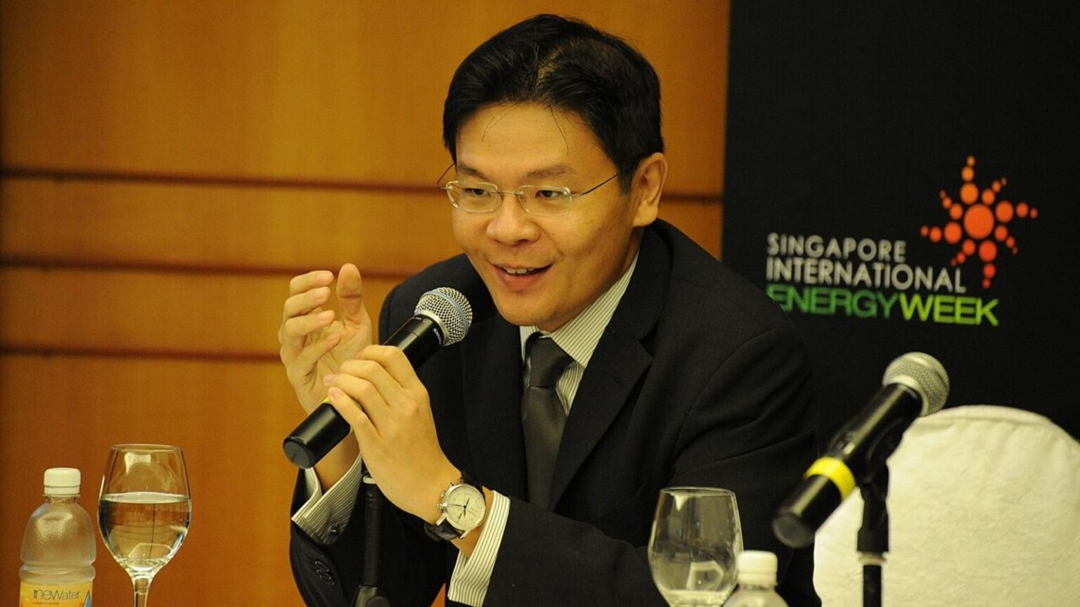 Lawrence Wong é o político mais bem pago do mundo com novo aumento salarial