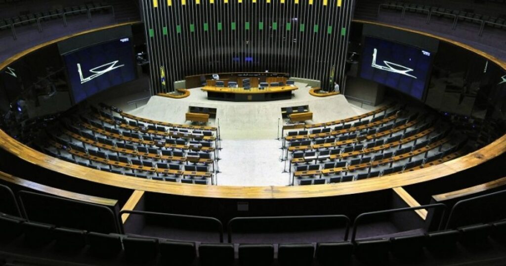Goiás define seus 17 deputados federais; veja quem foi eleito