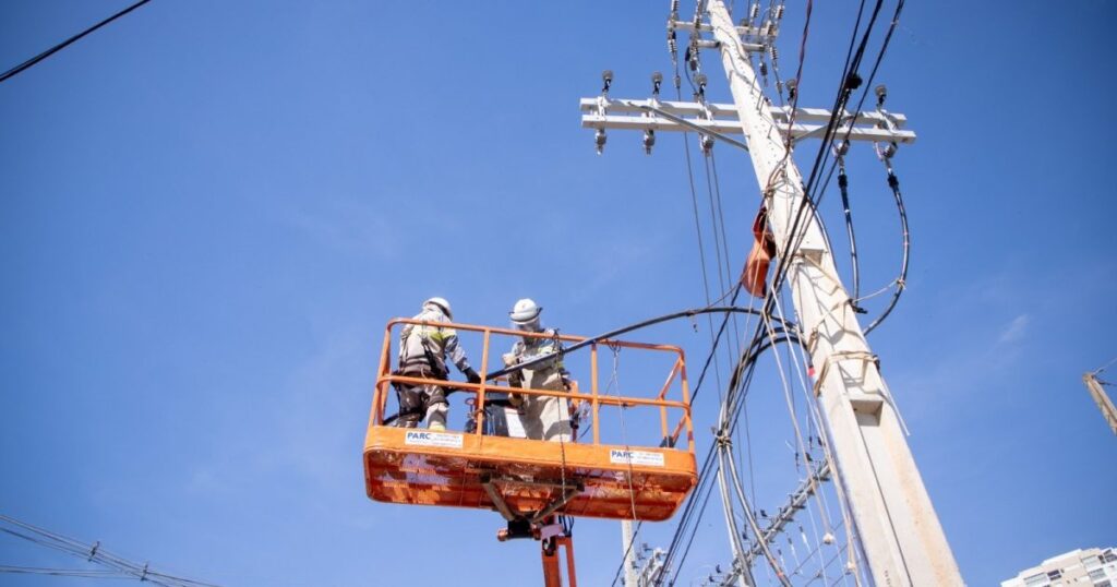 Equatorial Goiás realiza obras de modernização da rede durante desligamento programado