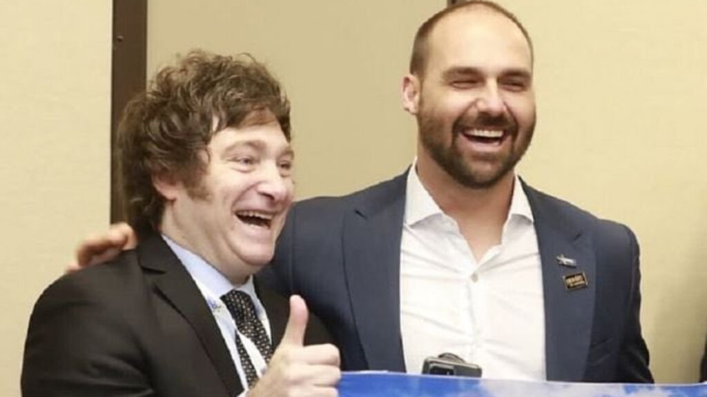 Evento latino nos EUA vai reunir Javier Milei e Edurardo Bolsonaro